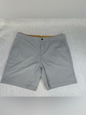 Avalon Light GrayPerformance  Golf Shorts NWT